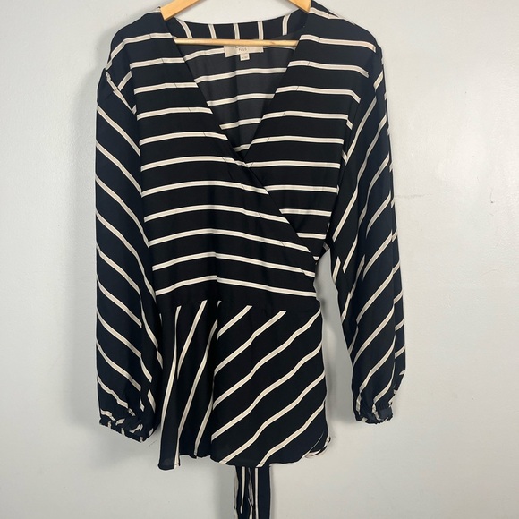 LOFT Women’s plus Stripped Peplum Wrap Blouse size 24 - Picture 2 of 6